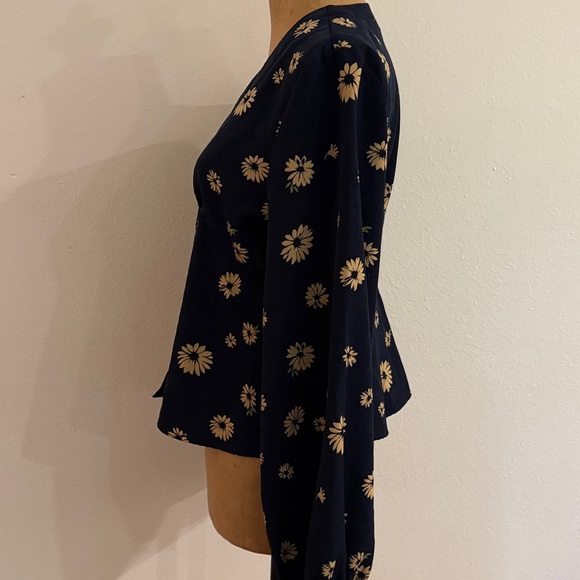 Moussy sz 1 or S Navy Floral Button-Up Margalet Blouse peasant sleeve great cond - Picture 3 of 11